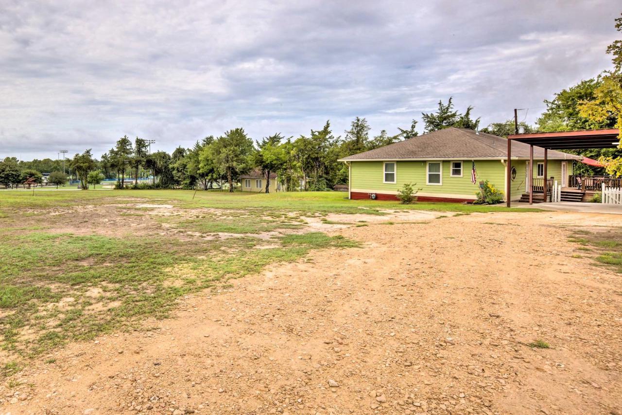 The Gathering Place Brenham Home On 6 Acres Екстериор снимка