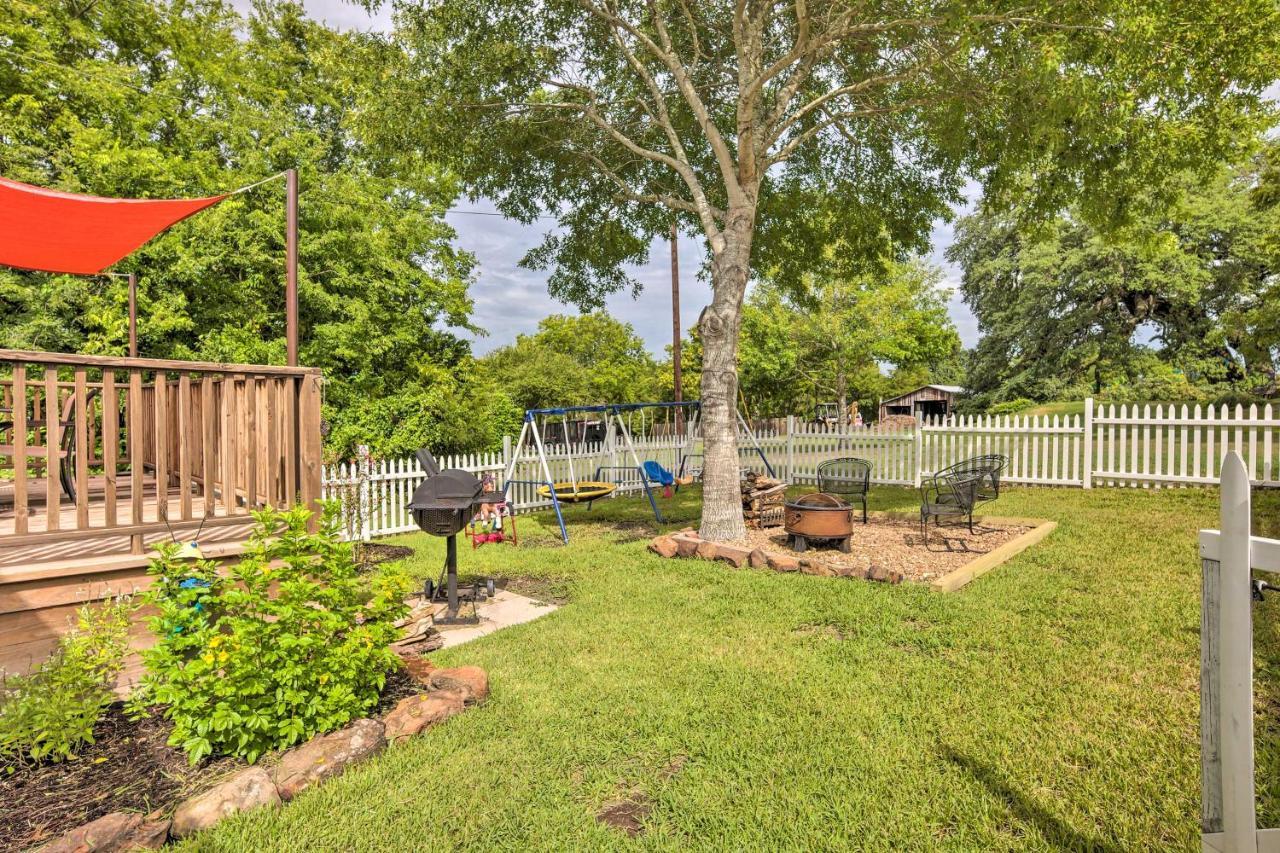 The Gathering Place Brenham Home On 6 Acres Екстериор снимка